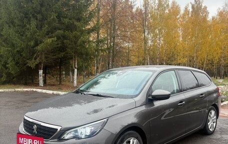 Peugeot 308 II, 2018 год, 1 240 000 рублей, 2 фотография