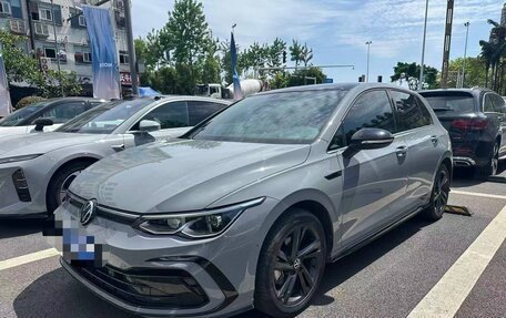 Volkswagen Golf VIII, 2023 год, 2 300 000 рублей, 1 фотография