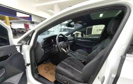 Volkswagen Golf VIII, 2023 год, 2 250 000 рублей, 1 фотография