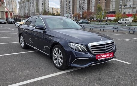 Mercedes-Benz E-Класс, 2018 год, 5 000 000 рублей, 3 фотография