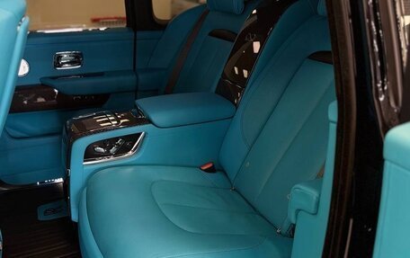 Rolls-Royce Cullinan, 2023 год, 39 900 000 рублей, 10 фотография