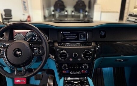 Rolls-Royce Cullinan, 2023 год, 39 900 000 рублей, 23 фотография
