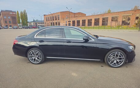 Mercedes-Benz E-Класс, 2019 год, 2 900 000 рублей, 3 фотография