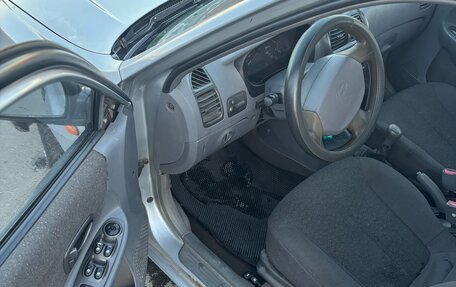 Hyundai Accent II, 2004 год, 200 000 рублей, 7 фотография