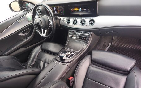 Mercedes-Benz E-Класс, 2019 год, 2 900 000 рублей, 11 фотография