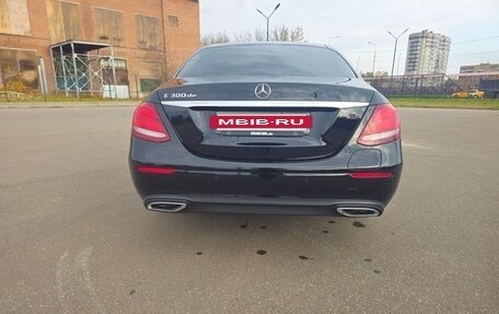 Mercedes-Benz E-Класс, 2019 год, 2 900 000 рублей, 5 фотография