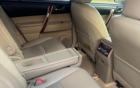 Toyota Highlander III, 2012 год, 1 700 000 рублей, 8 фотография