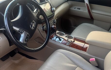 Toyota Highlander III, 2012 год, 1 700 000 рублей, 4 фотография