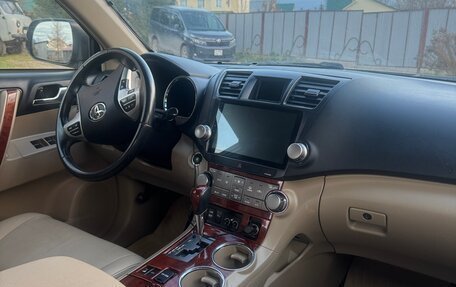 Toyota Highlander III, 2012 год, 1 700 000 рублей, 9 фотография