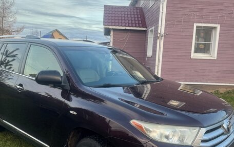 Toyota Highlander III, 2012 год, 1 700 000 рублей, 2 фотография