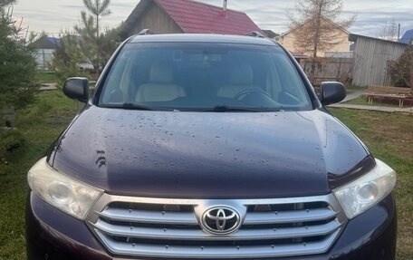 Toyota Highlander III, 2012 год, 1 700 000 рублей, 1 фотография