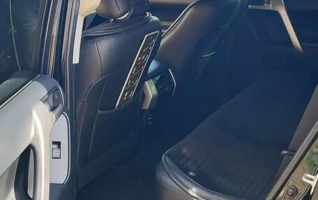 Toyota Land Cruiser Prado 150 рестайлинг, 2019 год, 4 200 000 рублей, 9 фотография