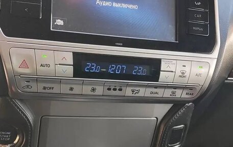 Toyota Land Cruiser Prado 150 рестайлинг, 2019 год, 4 200 000 рублей, 8 фотография