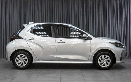 Toyota Yaris, 2021 год, 1 449 000 рублей, 5 фотография