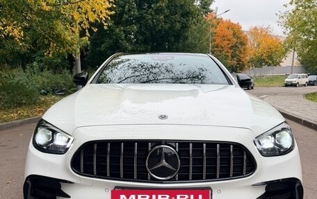 Mercedes-Benz E-Класс, 2020 год, 4 400 000 рублей, 3 фотография