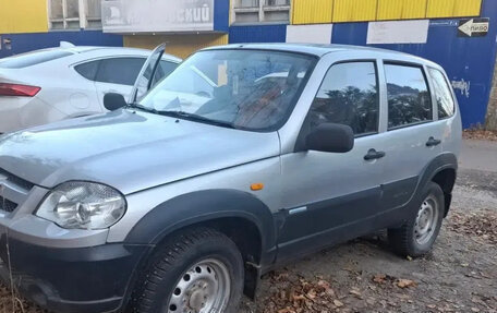 Chevrolet Niva I рестайлинг, 2010 год, 435 000 рублей, 4 фотография