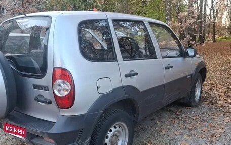 Chevrolet Niva I рестайлинг, 2010 год, 435 000 рублей, 2 фотография