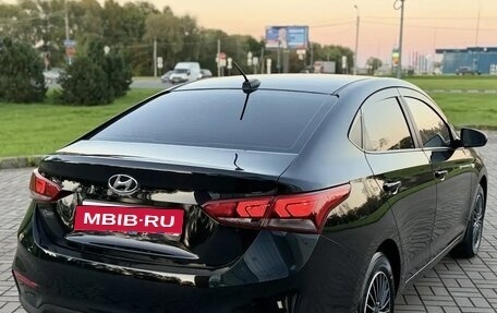 Hyundai Solaris II рестайлинг, 2017 год, 770 000 рублей, 2 фотография
