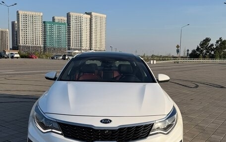 KIA Optima IV рестайлинг, 2018 год, 1 850 000 рублей, 11 фотография