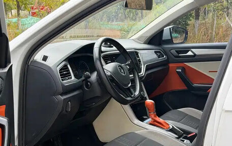 Volkswagen T-Roc I, 2022 год, 1 570 000 рублей, 1 фотография