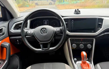 Volkswagen T-Roc I, 2022 год, 1 570 000 рублей, 3 фотография