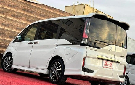 Honda Stepwgn IV рестайлинг, 2017 год, 1 920 000 рублей, 5 фотография