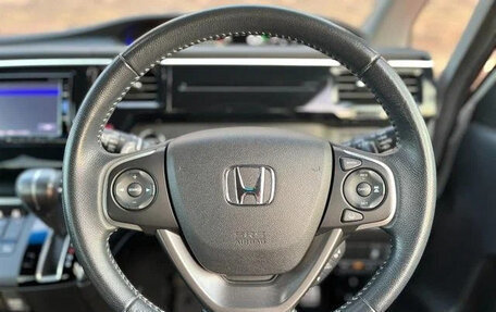 Honda Stepwgn IV рестайлинг, 2017 год, 1 920 000 рублей, 10 фотография