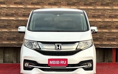 Honda Stepwgn IV рестайлинг, 2017 год, 1 920 000 рублей, 7 фотография