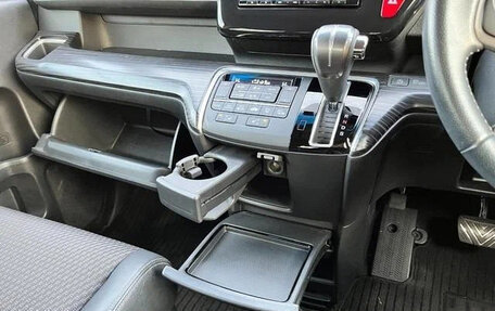 Honda Stepwgn IV рестайлинг, 2017 год, 1 920 000 рублей, 18 фотография