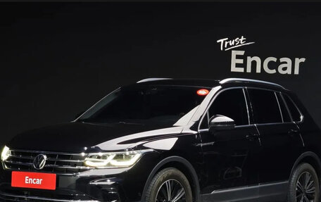 Volkswagen Tiguan II, 2021 год, 2 800 017 рублей, 1 фотография