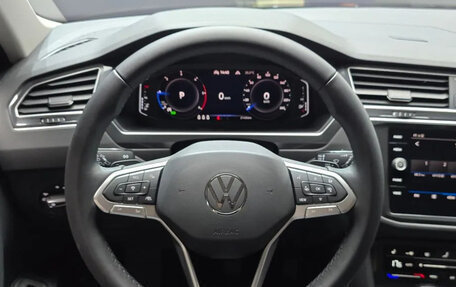Volkswagen Tiguan II, 2021 год, 2 800 017 рублей, 14 фотография
