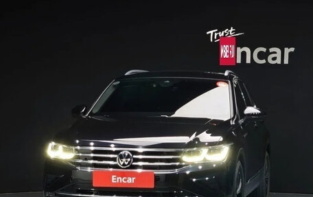 Volkswagen Tiguan II, 2021 год, 2 800 017 рублей, 3 фотография