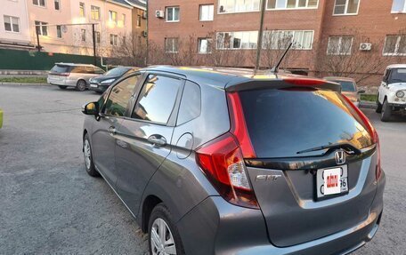 Honda Fit III, 2018 год, 1 065 000 рублей, 5 фотография