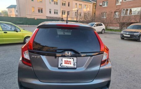 Honda Fit III, 2018 год, 1 065 000 рублей, 6 фотография