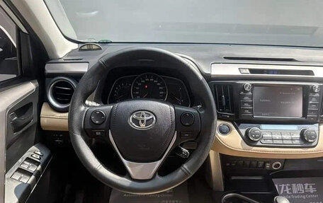 Toyota RAV4, 2019 год, 1 950 000 рублей, 11 фотография