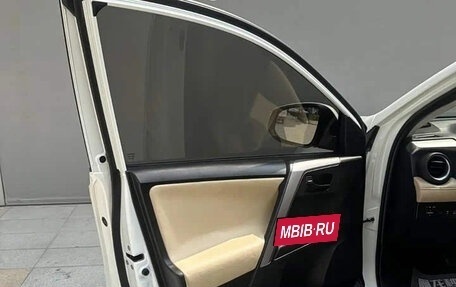 Toyota RAV4, 2019 год, 1 950 000 рублей, 7 фотография
