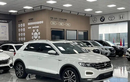 Volkswagen T-Roc I, 2023 год, 1 550 000 рублей, 3 фотография