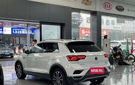 Volkswagen T-Roc I, 2023 год, 1 550 000 рублей, 4 фотография