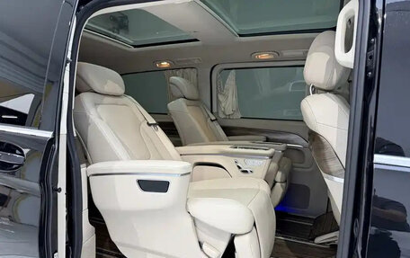 Mercedes-Benz V-Класс, 2022 год, 5 500 700 рублей, 16 фотография