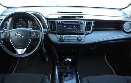 Toyota RAV4, 2018 год, 1 770 000 рублей, 17 фотография