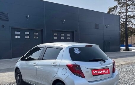 Toyota Vitz, 2015 год, 830 000 рублей, 5 фотография