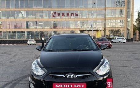 Hyundai Solaris II рестайлинг, 2013 год, 739 000 рублей, 2 фотография