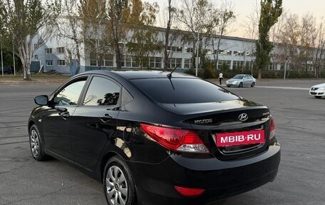 Hyundai Solaris II рестайлинг, 2013 год, 739 000 рублей, 5 фотография