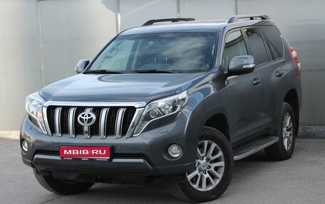 Toyota Land Cruiser Prado 150 рестайлинг, 2015 год, 3 800 000 рублей, 1 фотография