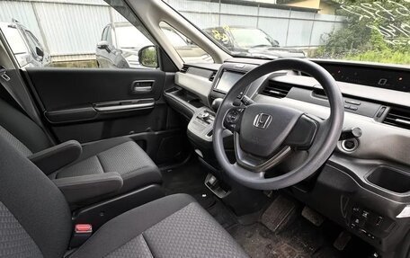 Honda Freed II, 2017 год, 1 297 000 рублей, 8 фотография