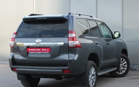 Toyota Land Cruiser Prado 150 рестайлинг, 2015 год, 3 800 000 рублей, 2 фотография