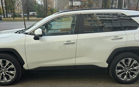 Toyota RAV4, 2020 год, 3 600 000 рублей, 8 фотография
