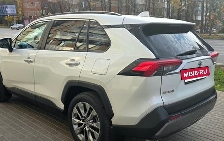 Toyota RAV4, 2020 год, 3 600 000 рублей, 5 фотография