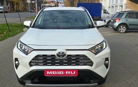 Toyota RAV4, 2020 год, 3 600 000 рублей, 6 фотография