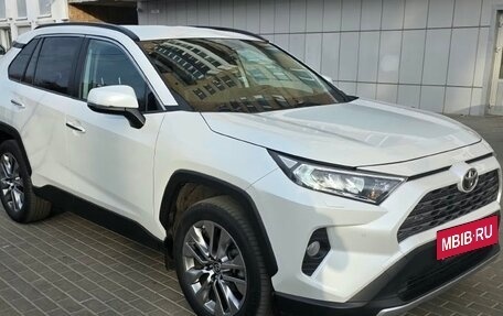 Toyota RAV4, 2020 год, 3 600 000 рублей, 2 фотография